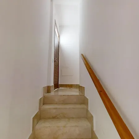 Fine Duplex With Stunning Sea Views Апартаменти *