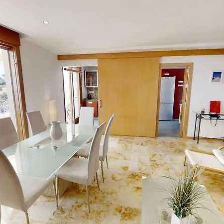 Fine Duplex With Stunning Sea Views شقة